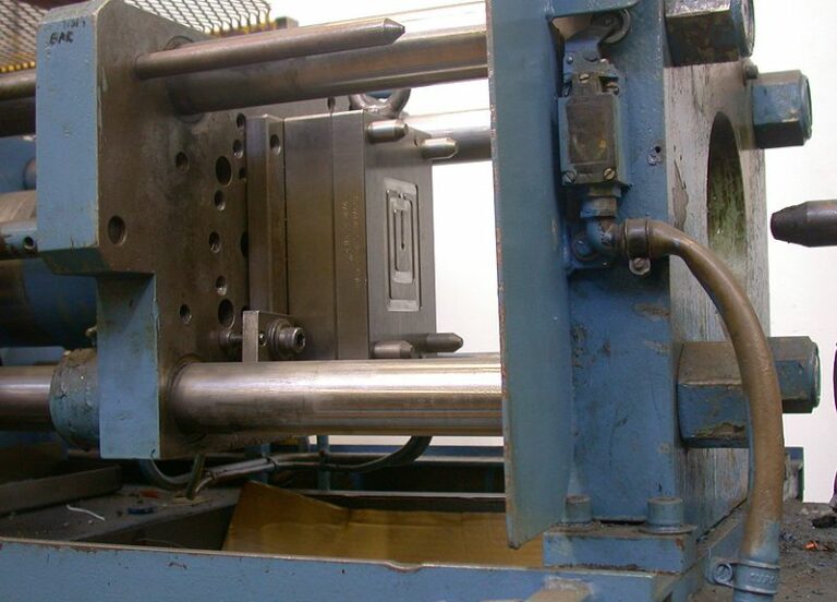 Types Of Molding Machinery Pdf Clear Guide Linquip