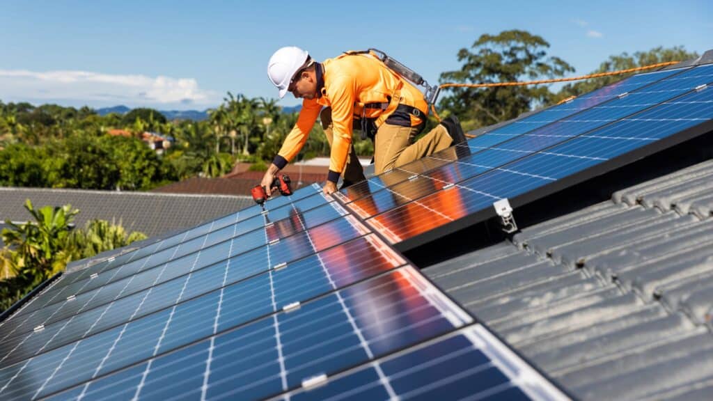 How to Start a Solar Panel Business?